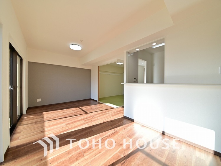 内装 柔らかな陽のそそぐ心地よいリビングダイニング