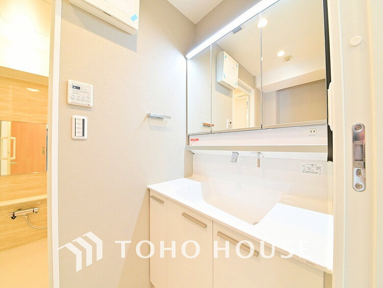 洗面 大きな洗面鏡付き、朝の身支度も楽しくなりますね