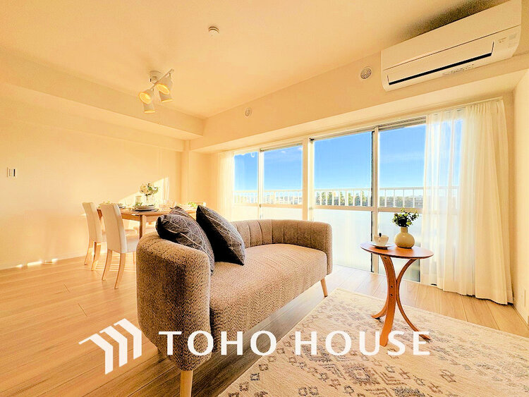 内装 家族みんなが爽やかに過ごせるように、光をたっぷり取り込んだLDK