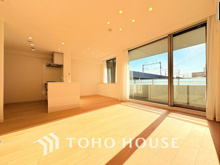 内装 広がりのある住空間、家族が集まるリビング・ダイニング