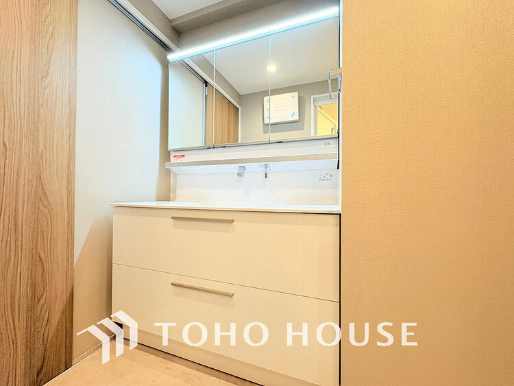 洗面 大きな洗面鏡付き、朝の身支度も楽しくなりますね