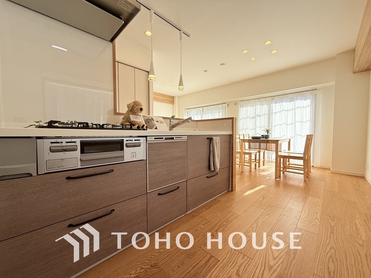 キッチン シンプルな部屋の雰囲気に溶け合うナチュラルキッチン