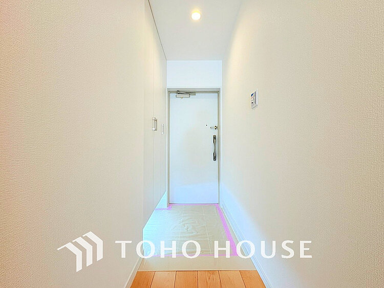 玄関 落ち着いた雰囲気の玄関、家族の帰りを暖かく迎えてくれます