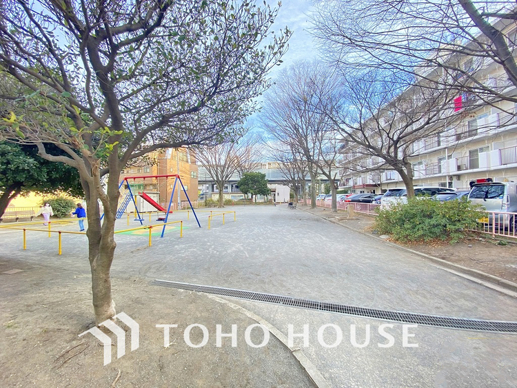 周辺 大豆戸塚田公園　距離450m