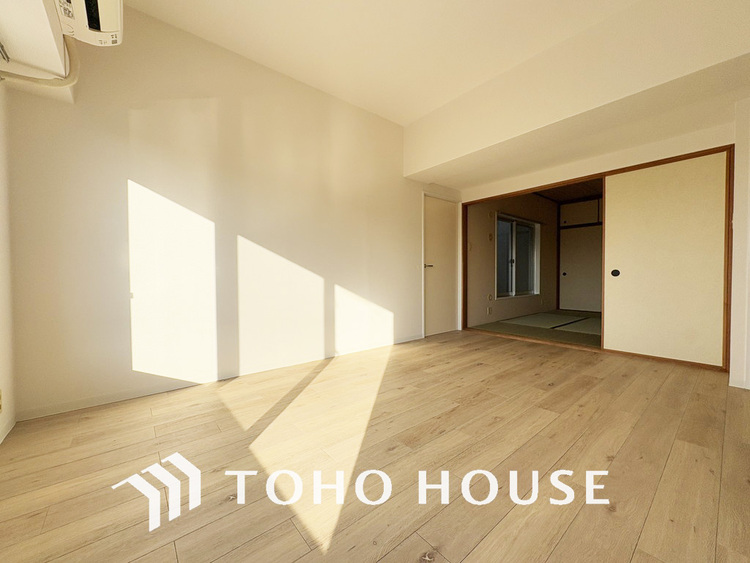 内装 柔らかな陽のそそぐ心地よいリビングダイニング