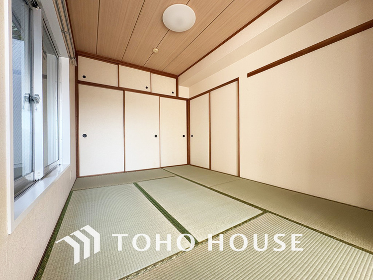 内装 リビング横の和室はお食事後や入浴後のくつろぐ空間に