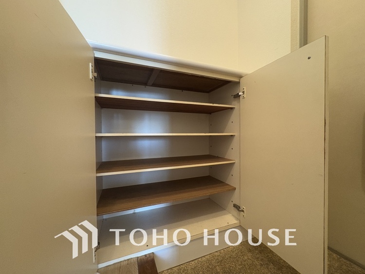 内装 玄関　収納