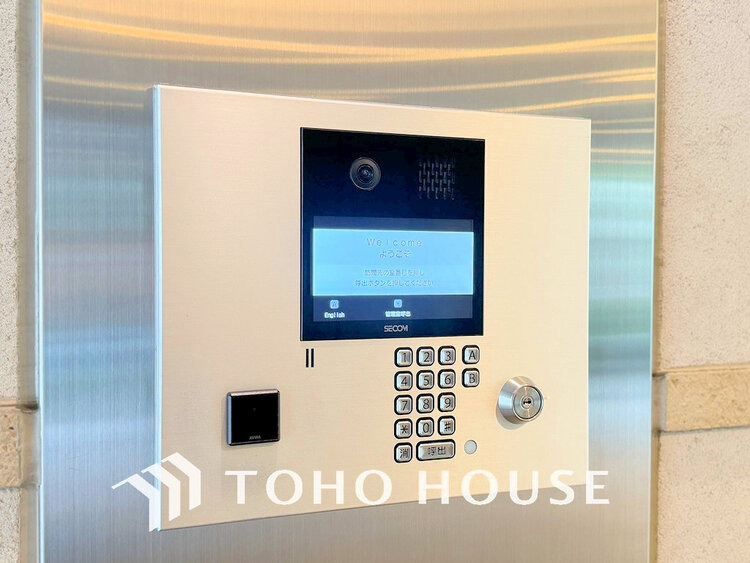 その他 エントランスはオートロック完備で安心のセキュリティ