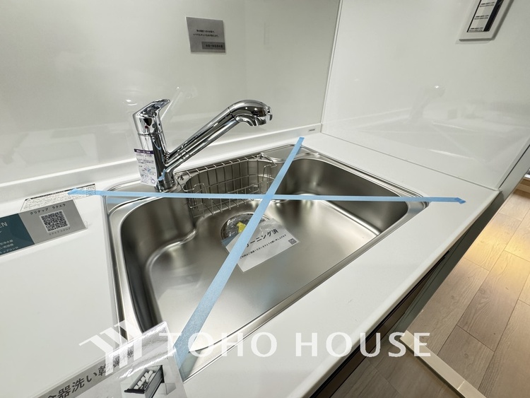 その他 浄水機が内蔵されている便利なシャワー水栓タイプのシンクです