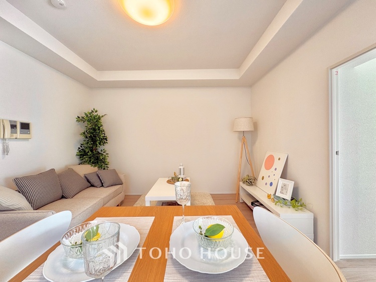 内装 【LIVING】◆住む喜び、楽しさ、感動◆を君と共有したい。いつまでもずっと家族を見渡せるこの広い空間で。