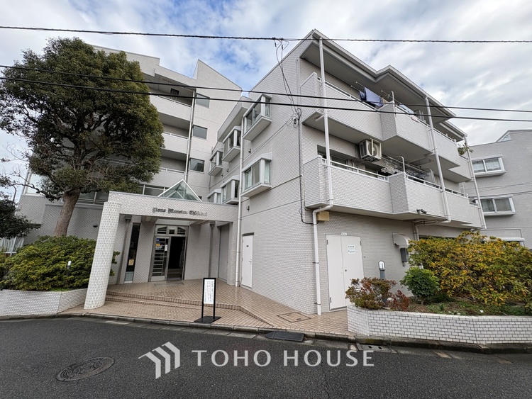 外観 ほんの少しのこだわり。ちょっとした色使いがその家がもつ雰囲気、趣（おもむき）を携え、暮らす家族や訪ねてくる友人・知人に新鮮な香りを運んできます。