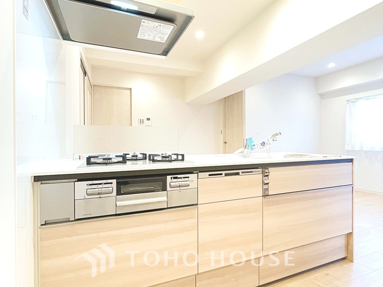 キッチン 【Kitchen】光り眩い羨望のリビングへ。一歩一歩を踏みしめて家族の集う幸せの場所へ。すべてがクライマックスのマイベストホーム。