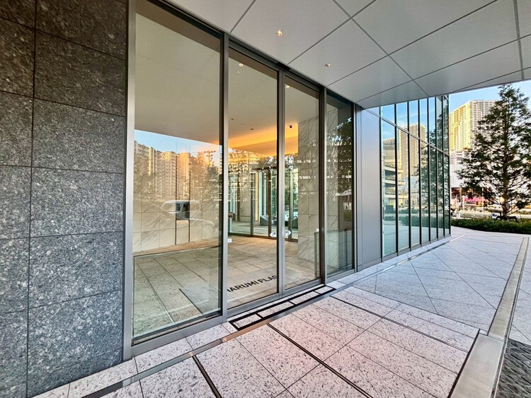 エントランス 上質感漂う玄関アプローチです。