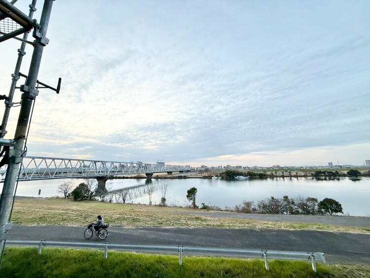 バルコニー 眺望や窓からの景色が良いと、家で過ごす時間も快適です。