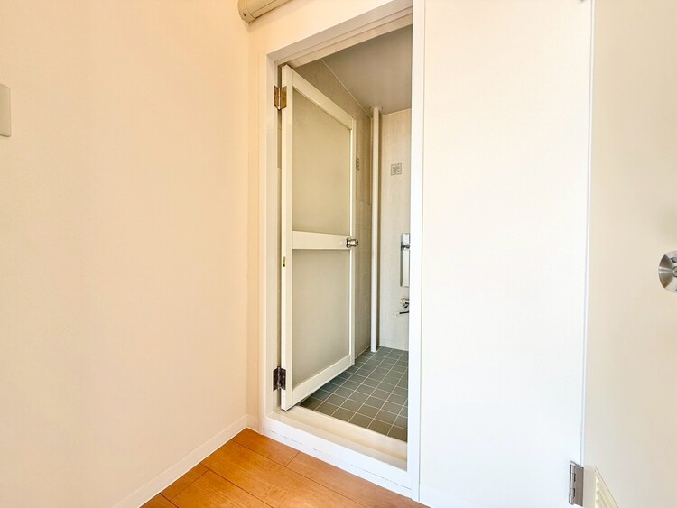 その他 十分な広さの脱衣所。