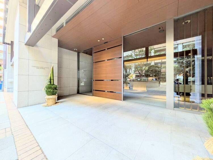 その他 上質感漂う玄関アプローチです。