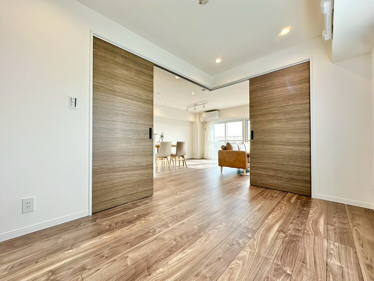 その他 清かで艶やかな時間をもたらしてくれる室内です。