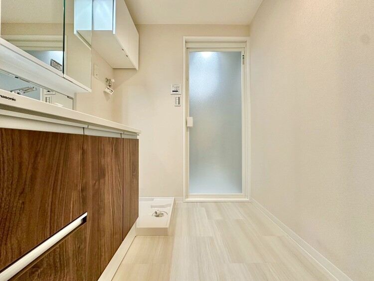 その他 十分な広さの脱衣所。