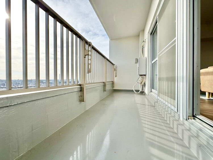 その他 朝の澄んだ空気や、夕方に吹く清々しい風を感じられるバルコニー。