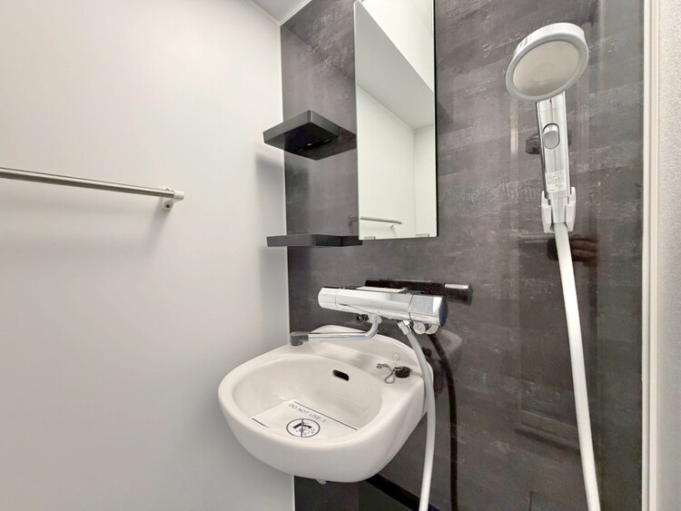 その他 清潔感を感じられる洗面化粧台。