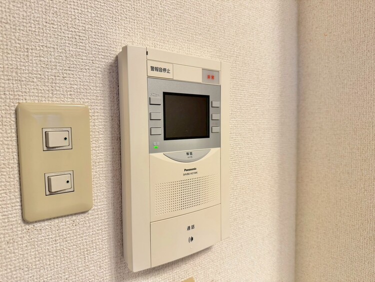 その他 誰が来てもわかる様にモニター付きインターホンを設置。