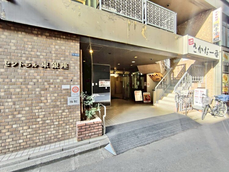 その他 上質感漂う玄関アプローチです。