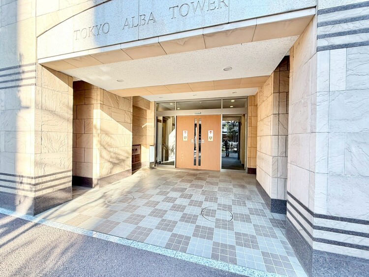 その他 上質感漂う玄関アプローチです。