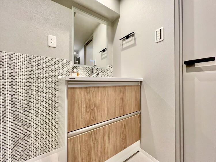 その他 清潔感を感じられる洗面化粧台。