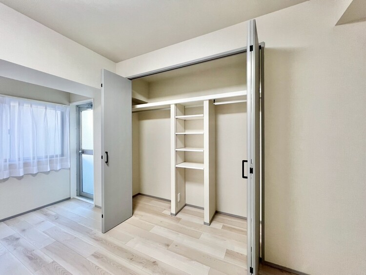 その他 収納スペースが付いていて、お部屋を広く使っていただけます。