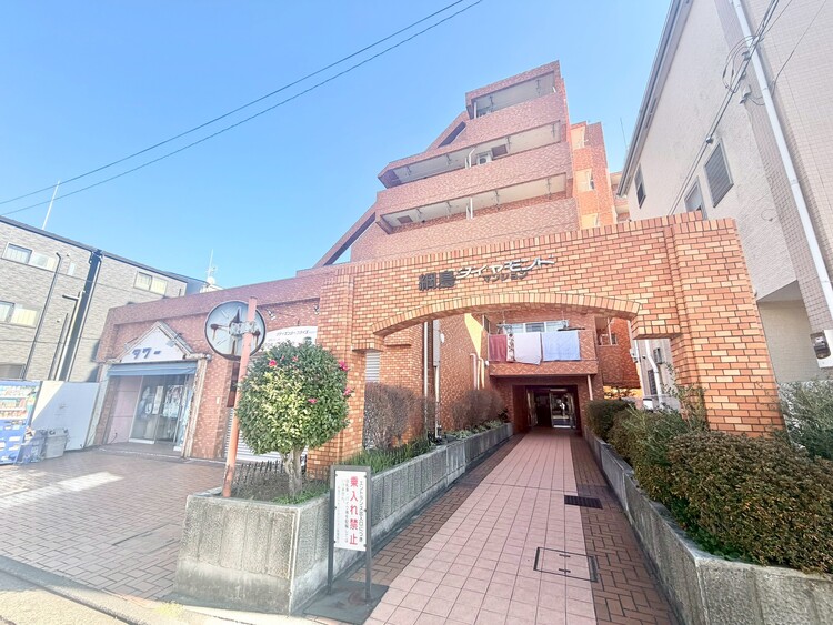 その他 飽きのこないシンプルモダンな外観です。