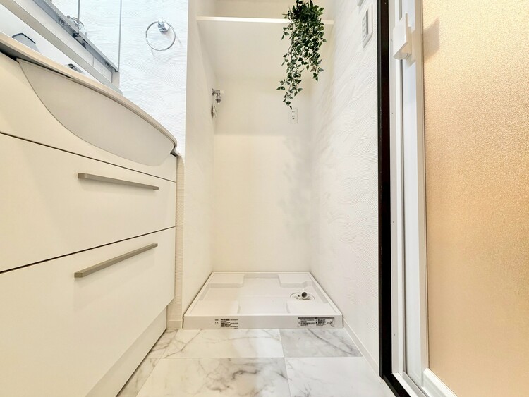 その他 十分な広さの脱衣所。