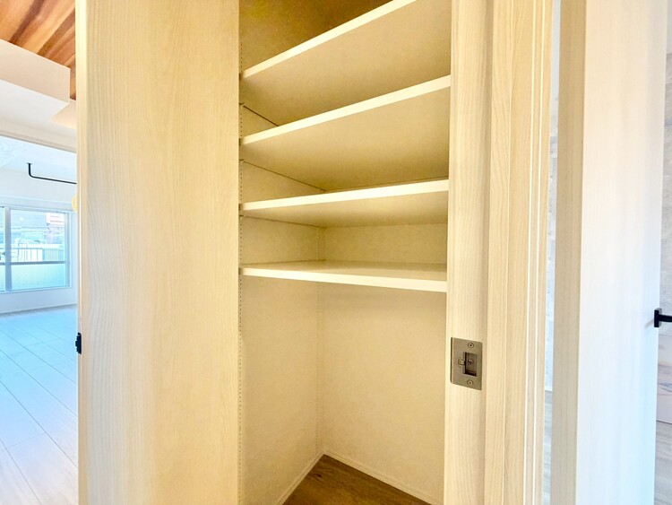 その他 家電やスーツケース、ストック品など何でも片付く嬉しい空間です。