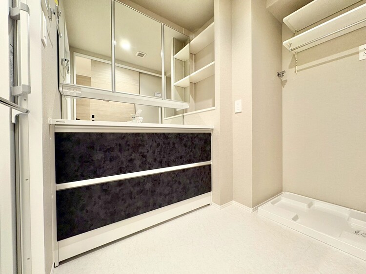 その他 十分な広さの脱衣所。