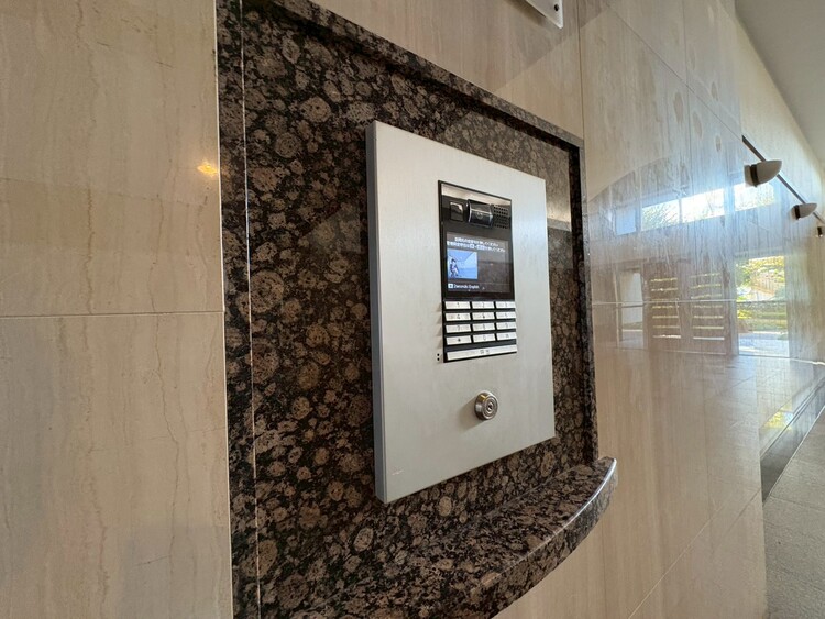 その他 誰が来てもわかる様にモニター付きインターホンを設置。