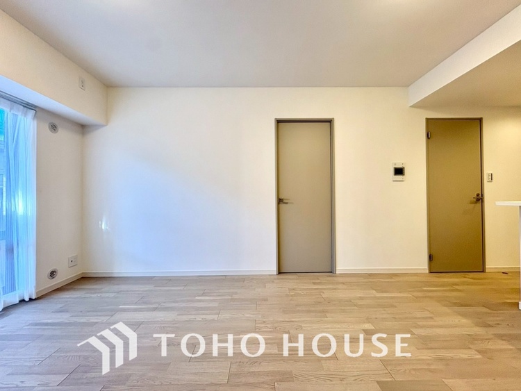 内装 【LIVING】◆眩い◆光が燦々と入り、家族の笑顔を照らす。「いつまでも続いて」と願う夢のような毎日がここにある。