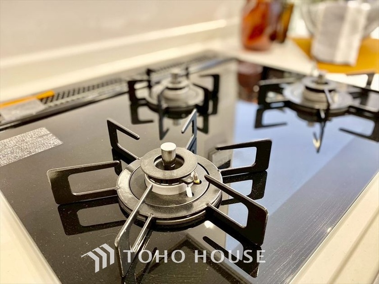 キッチン 【KITCHEN】◆家族のおはよう◆の声を笑顔で迎えてあげられるシステムキッチン。朝ごはんが楽しみでちょっと早起きしたくなるんです。