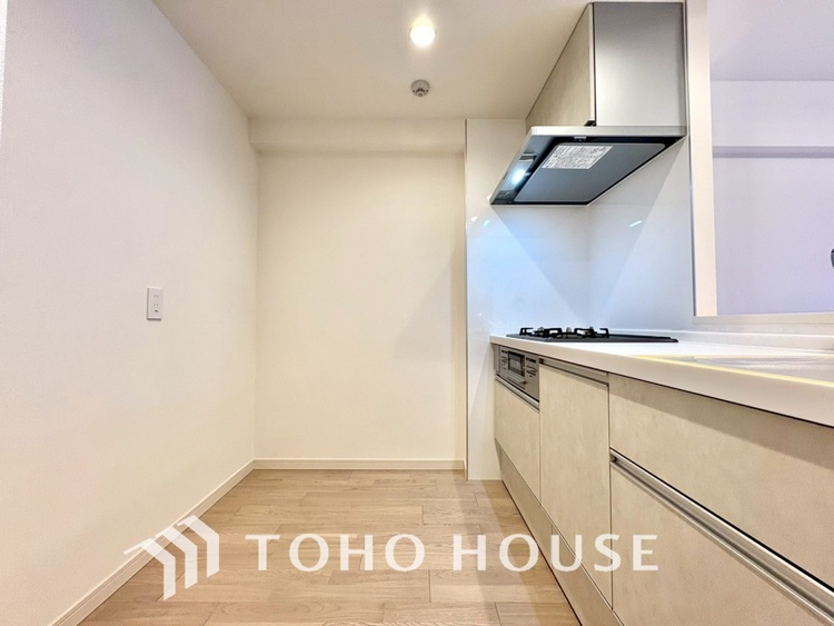 キッチン 【KITCHEN】◆ワクワク◆開放的で機能性も高いシステムキッチン。お子様は毎日のご飯にワクワク！