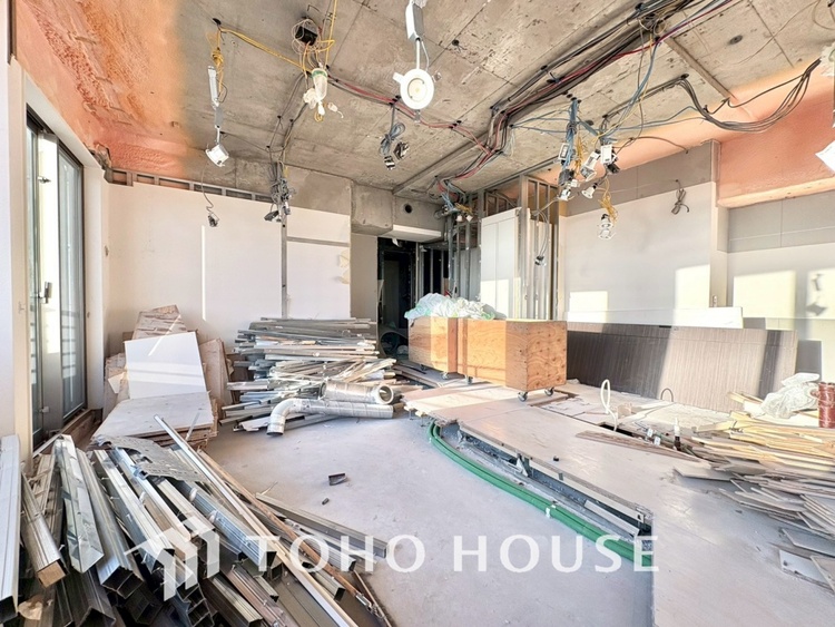 内装 現在改装中◆住む喜び、楽しさ、感動◆を君と共有したい。いつまでもずっと家族を見渡せるこの広い空間で。