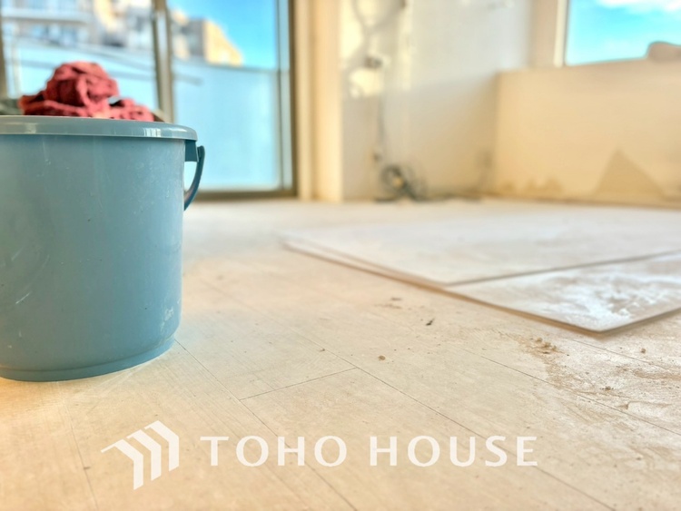 内装 現在改装中◆Sunshine◆光が燦々と入り、いるだけで気持ちいい。「開放的でゆとりあるお部屋です。」