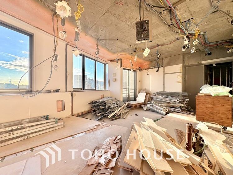 内装 現在改装中◆simple is best◆無駄のない綺麗なつくりのリビングルームであなただけの暮らしを。