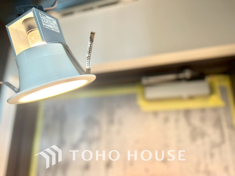 洗面 現在改装中◆快適◆煌びやかな暮らしの中にも忘れたくない快適さ。大きな収納が助けてくれます。