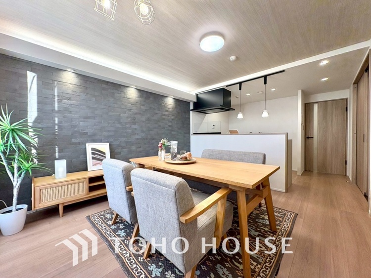 内装 【LIVING】◆陽光◆が差し込む。この開放的なLDKに家族の笑顔が集う。家族が一緒に過ごす空間は明るく、そして居心地よく。