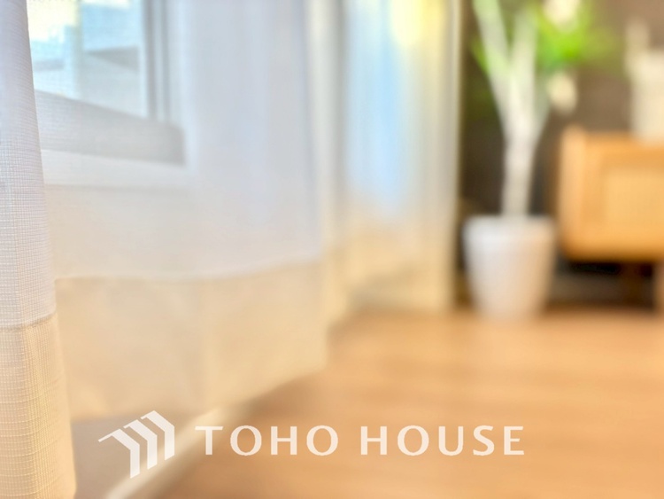 内装 【LIVING】◆扉を◆開くとこの景色。家族の”おかえり”の声が聞こえてきそう。