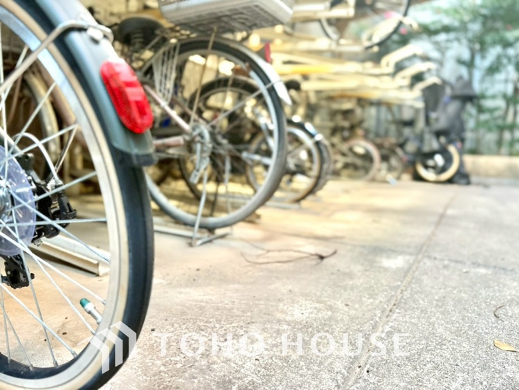 その他 【BICYCLE PAEKING LOT】◆駐輪場◆快適な生活には欠かせない自転車。開放的な駐輪場がございます。