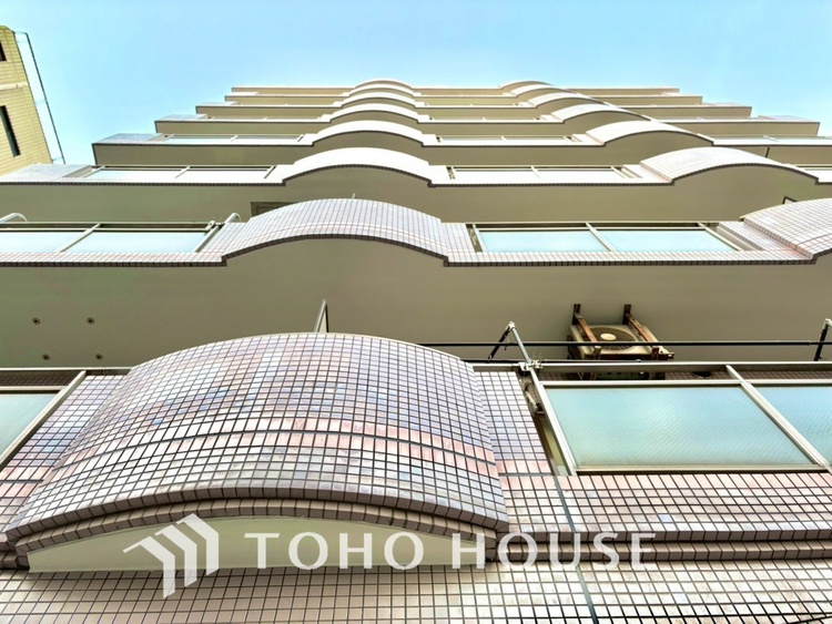 外観 【APPEARANCE】◆眩い◆光が燦々と入り、家族の笑顔を照らす。「いつまでも続いて」と願う夢のような毎日がここにある。