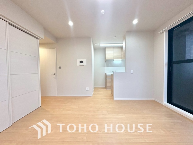 内装 【LIVING】◆眩い◆光が燦々と入り、家族の笑顔を照らす。「いつまでも続いて」と願う夢のような毎日がここにある。