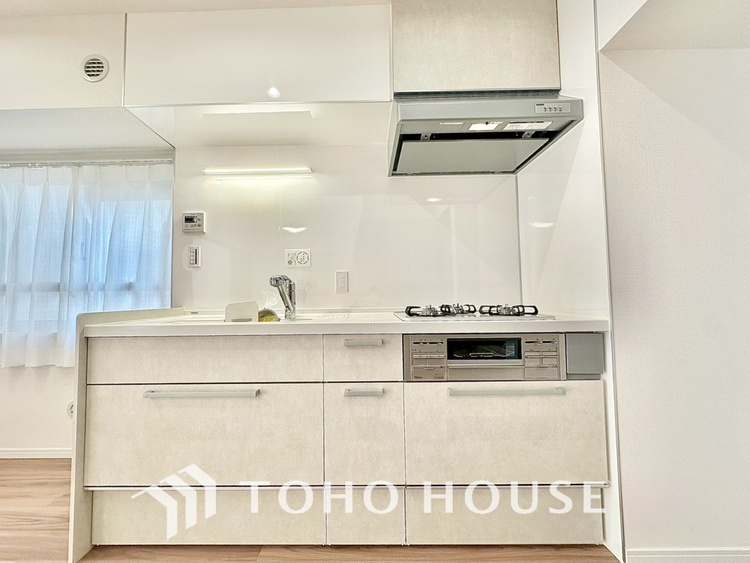 キッチン 【KITCHEN】◆ワクワク◆開放的で機能性も高いシステムキッチン。お子様は毎日のご飯にワクワク！