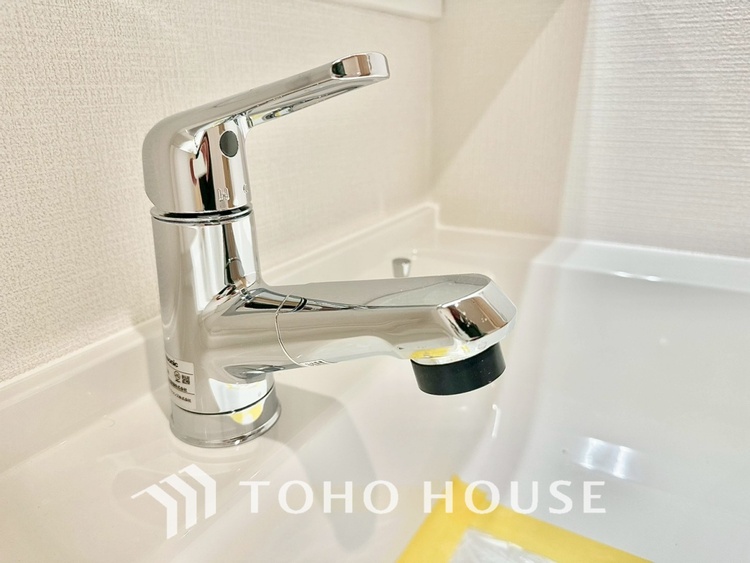 洗面 【WASHROOM】◆快適◆煌びやかな暮らしの中にも忘れたくない快適さ。大きな収納が助けてくれます。