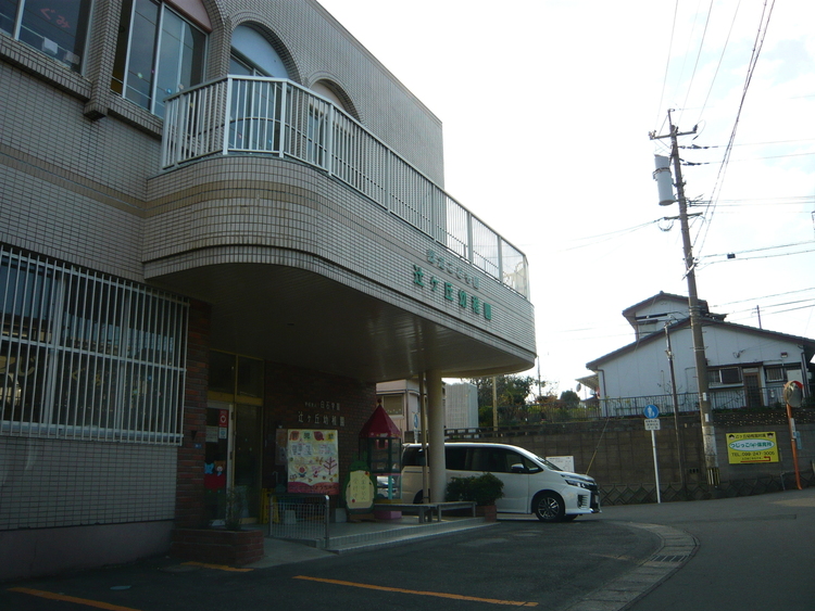 周辺 辻ヶ丘幼稚園[辻ヶ丘幼稚園]教育目標心身ともにたくましく遊べる力（生きる力）を持つ子｣の育成 徒歩 約13分（約1010m）