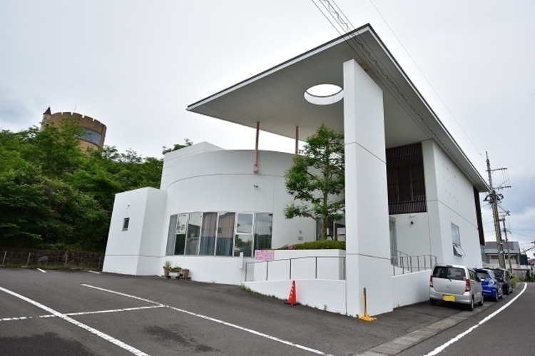 周辺 渡辺ファミリークリニック【渡辺ファミリークリニック】鹿児島市松陽台町にある病院です。診療科目　内科・外科・小児科（2歳以上） 徒歩 約14分（約1100m）